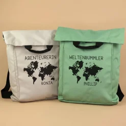Leichter 2-in-1 Rucksack & Tasche personalisiert mit Wunschtext und Name | Weltkarte Motiv für Reise