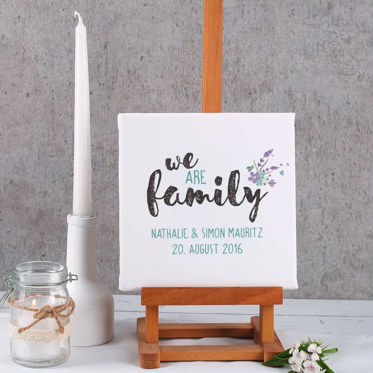 Leinwand - we are family - mit 2 Zeilen Wunschtext, 20 x 20 cm