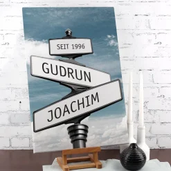 Leinwand zur Hochzeit mit Straßenschildern und Namen