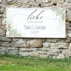 Liebe ist kein Wort, sondern ein Gefühl - romantisches Hochzeitsbanner mit Namen und Datum