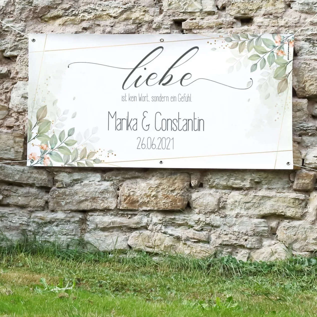 Liebe ist kein Wort, sondern ein Gefühl - romantisches Hochzeitsbanner mit Namen und Datum