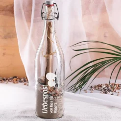 Liebespost in gravierter Flasche mit Füllung