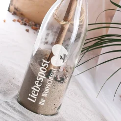 Liebespost in gravierter Flasche mit Füllung