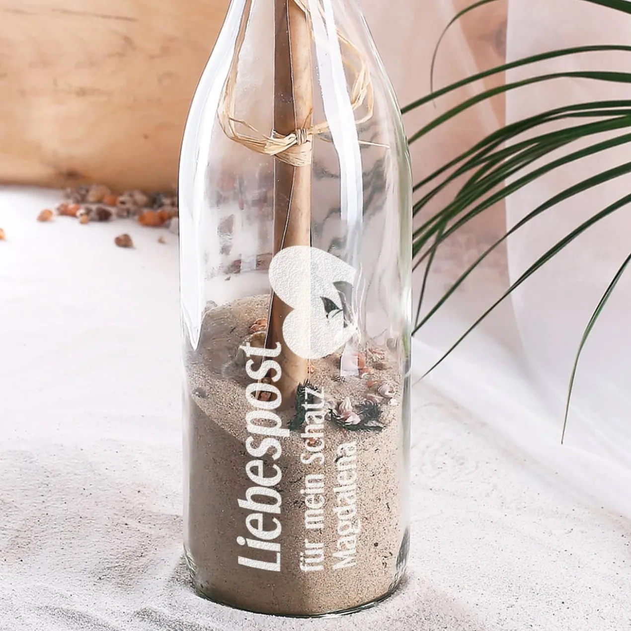 Liebespost in gravierter Flasche mit Füllung