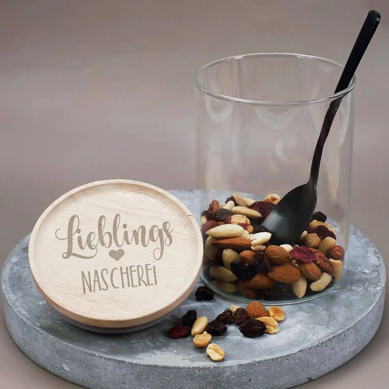Lieblings... Vorratsdose aus Glas mit graviertem Holzdeckel in zwei Größen