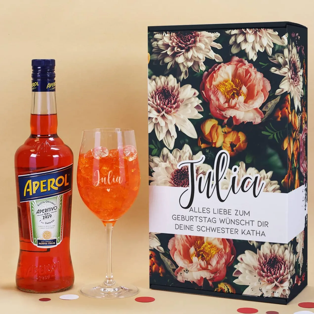 Lillet Geschenkset mit graviertem Weinglas und eleganten Vintage Blumenmotiv