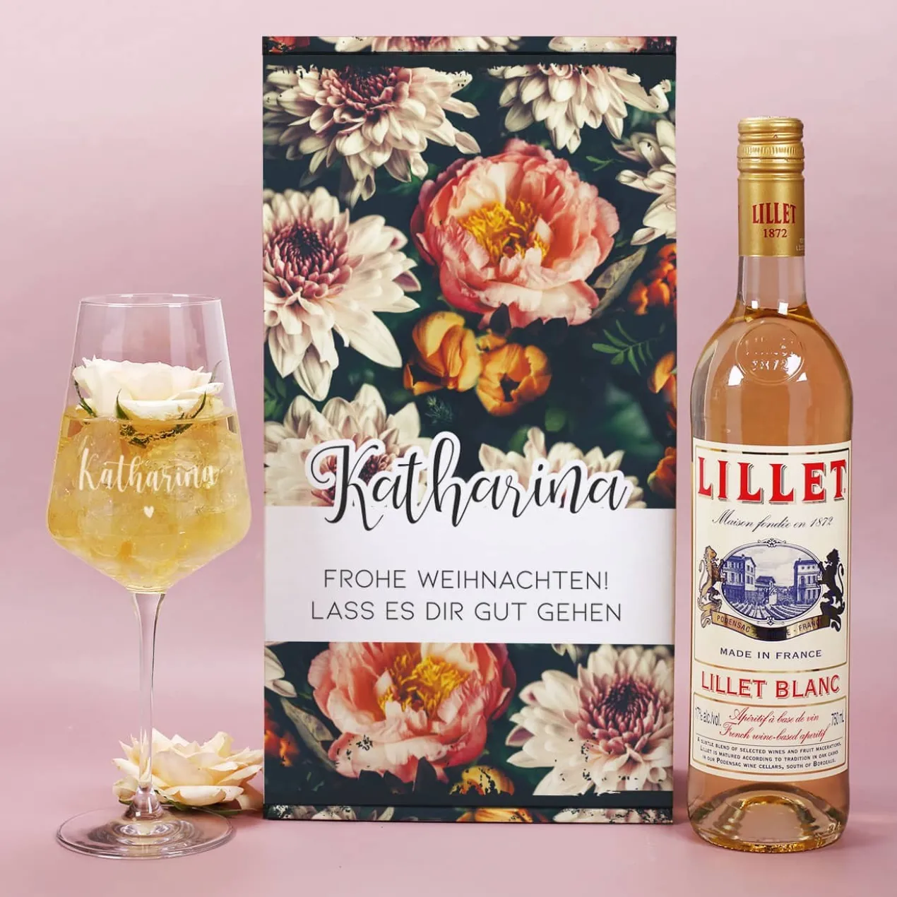 Lillet Geschenkset mit graviertem Weinglas und eleganten Vintage Blumenmotiv