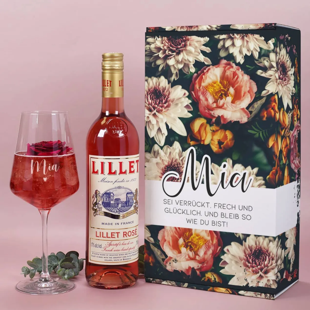 Lillet Geschenkset mit graviertem Weinglas und eleganten Vintage Blumenmotiv