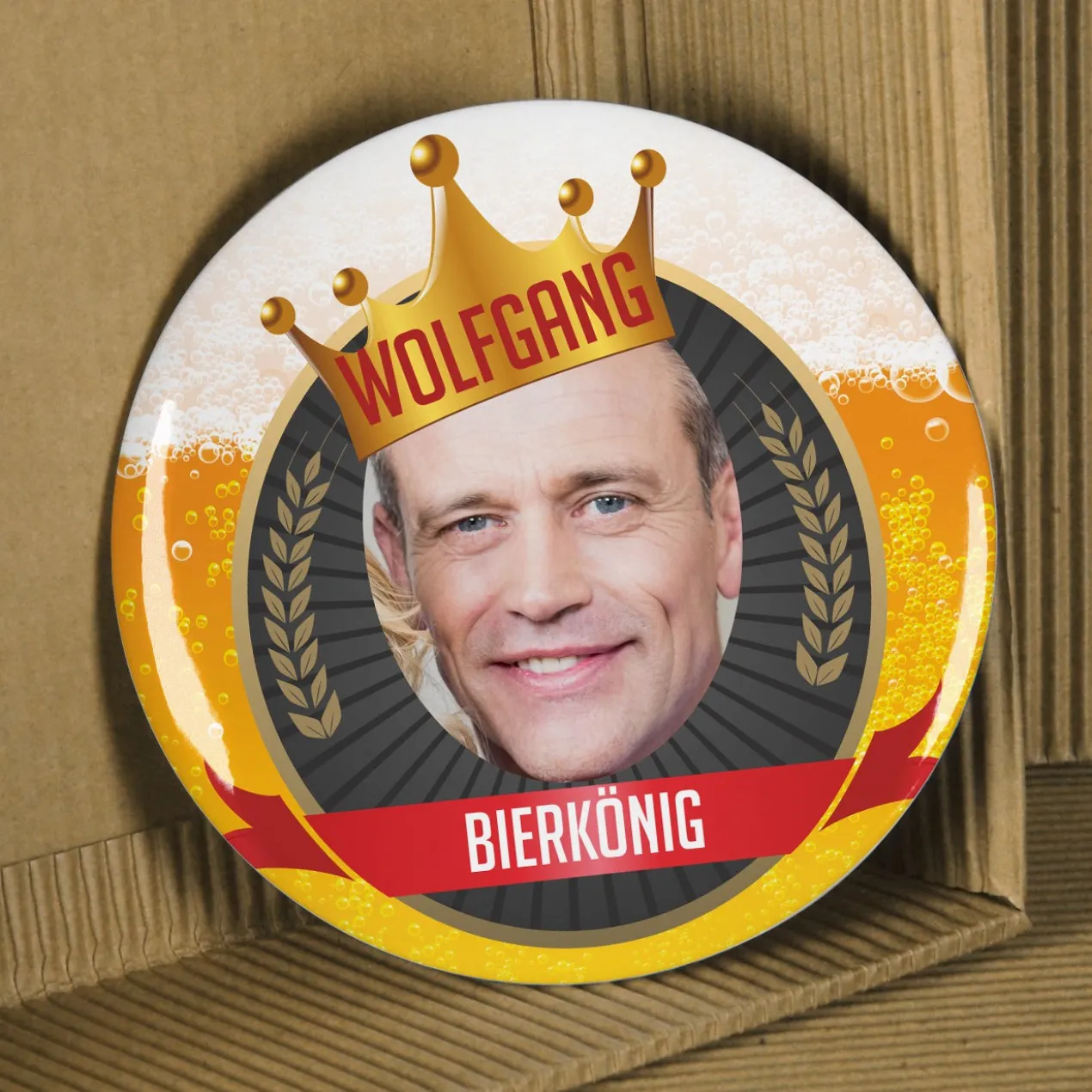 Lustiger XXL Bier-Button mit Ihrem Wunschfoto und eigenen Texten bedruckt