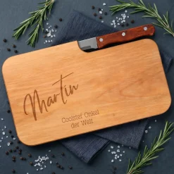 Messerbrett aus Holz mit moderner Wunschgravur