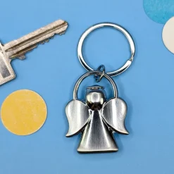 Metall-Schlüsselanhänger Schutzengel mit Herzsymbol in den Händen & geschwungenen Flügeln