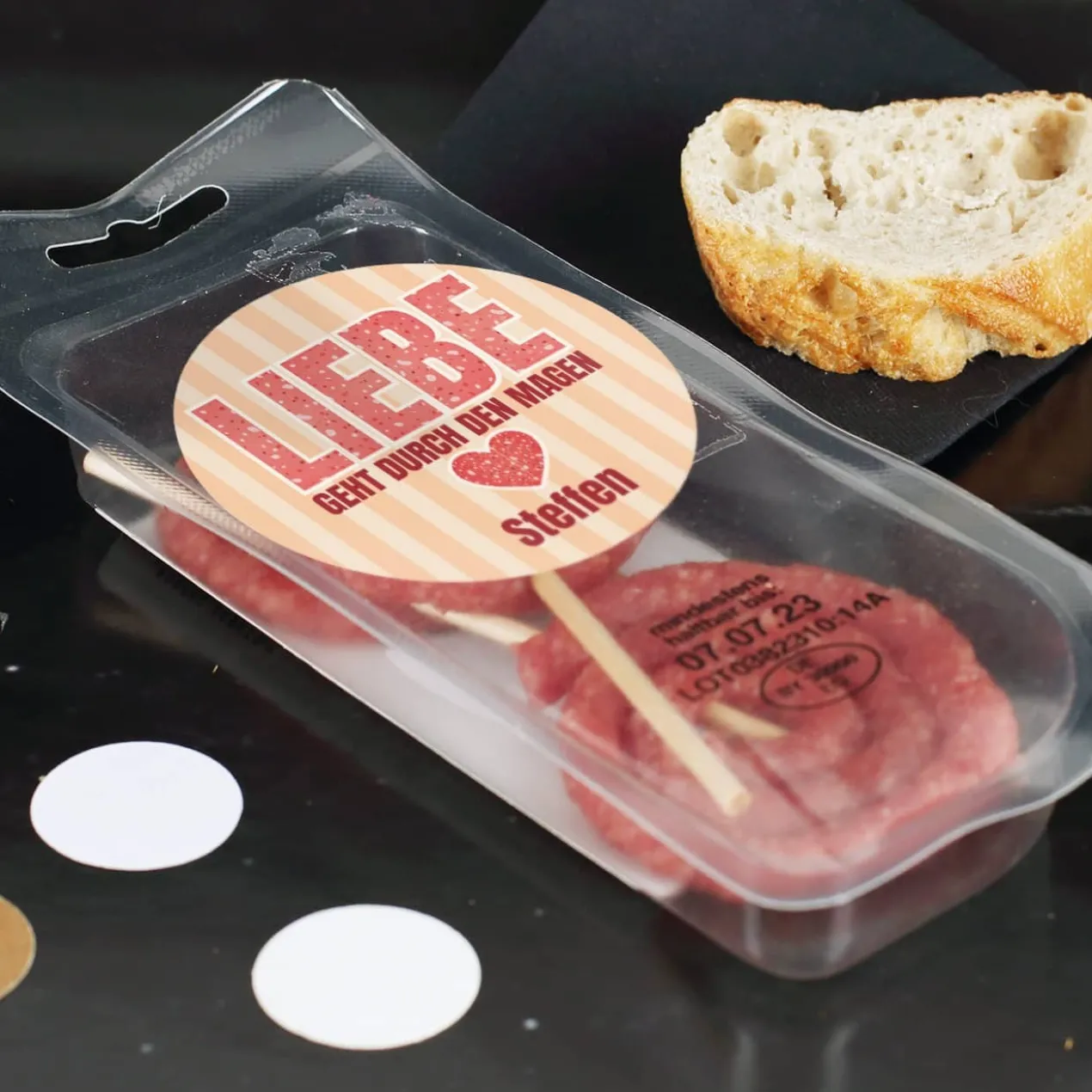 Mini Salami Snack - Liebe geht durch den Magen - mit Name