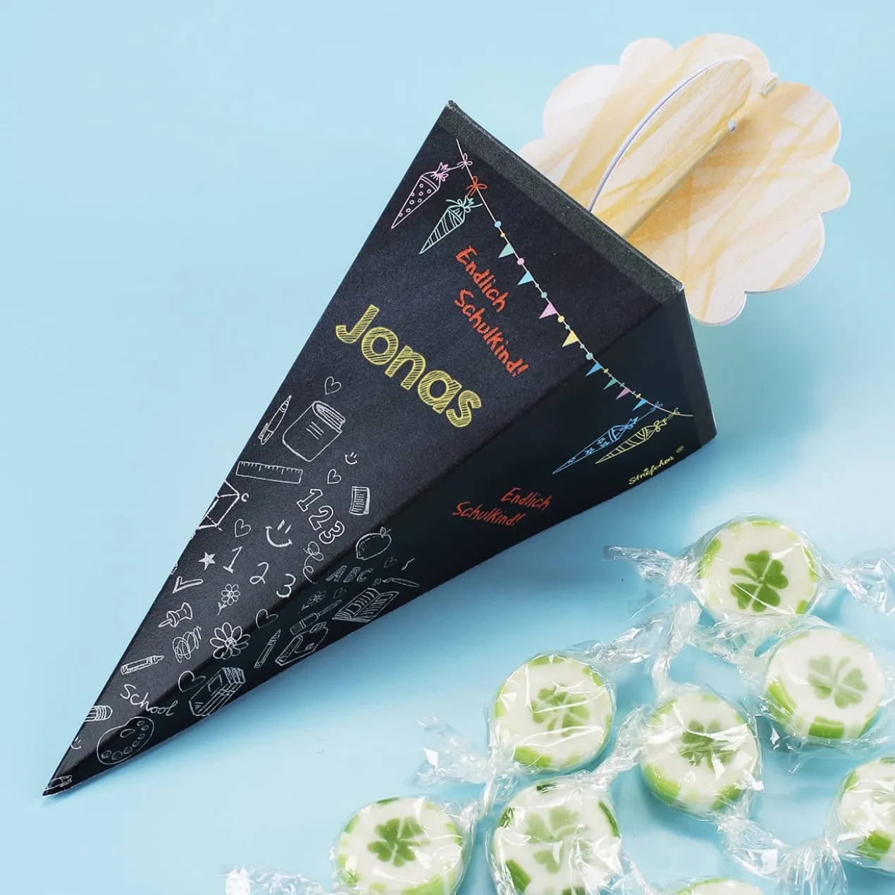 Mini Zuckertüte zur Einschulung mit 10 Bonbons gefüllt und mit Ihrem Wunschnamen bedruckt