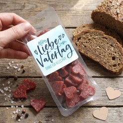 Männerpralinen zum Vatertag personalisiert | Salami Herzen mit Wunschtext als Geschenk zum Männertag
