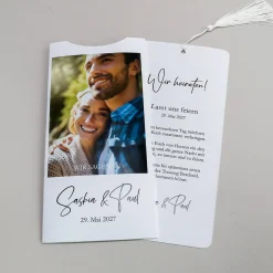 Moderne Hochzeitseinladung - Ziehkarte mit Foto & weißer Quaste