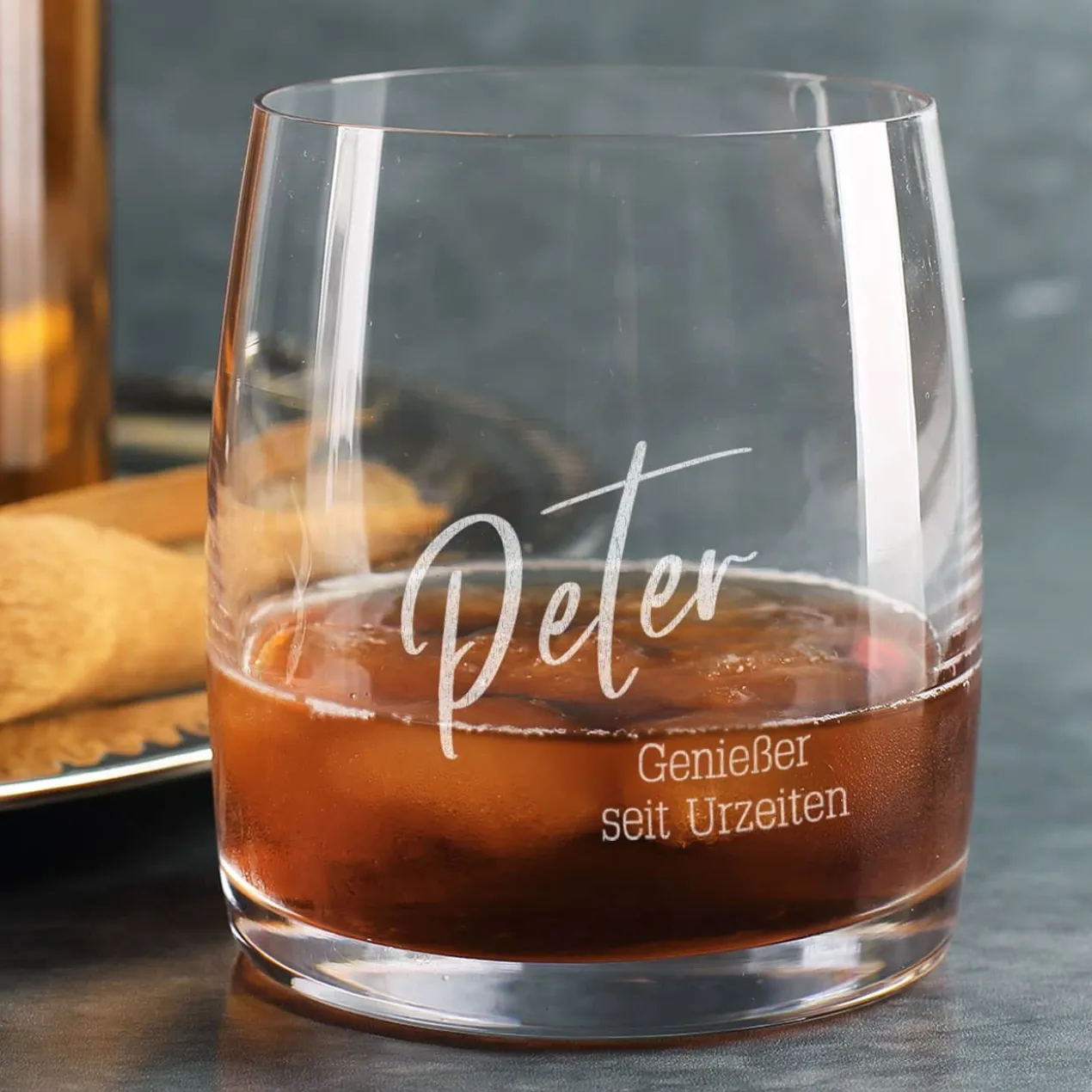 Modernes Whiskeyglas mit Wunschtexten - zum Geburtstag, Vatertag, für Trauzeugen