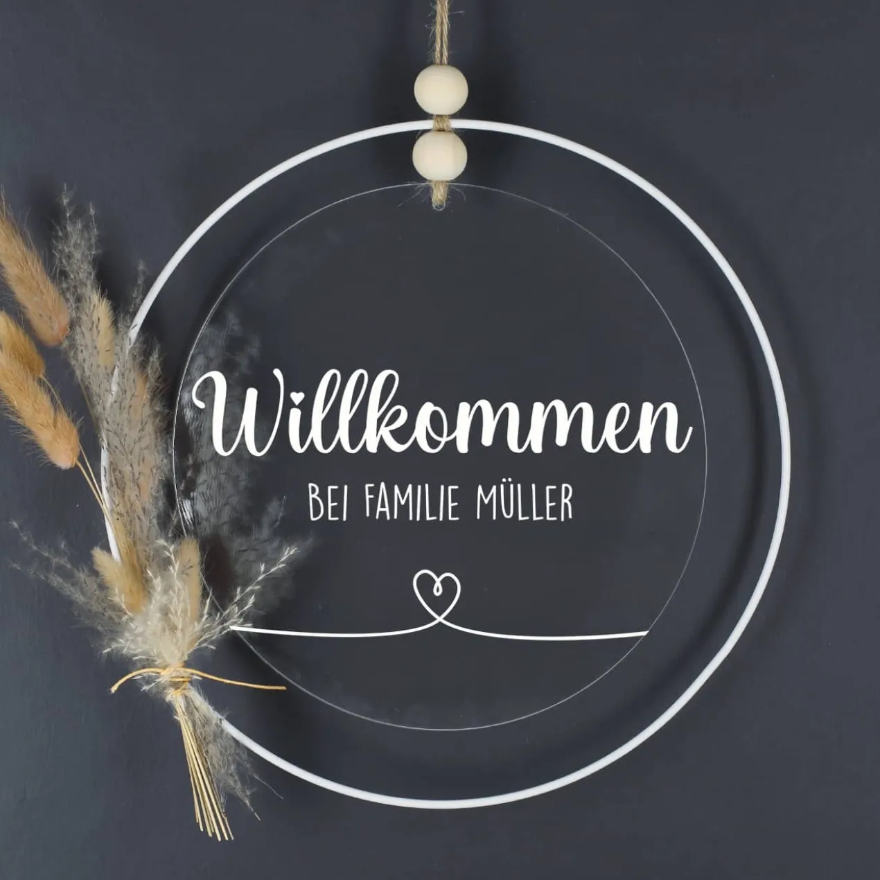 Modernes Willkommensschild aus Acryl im Metallring