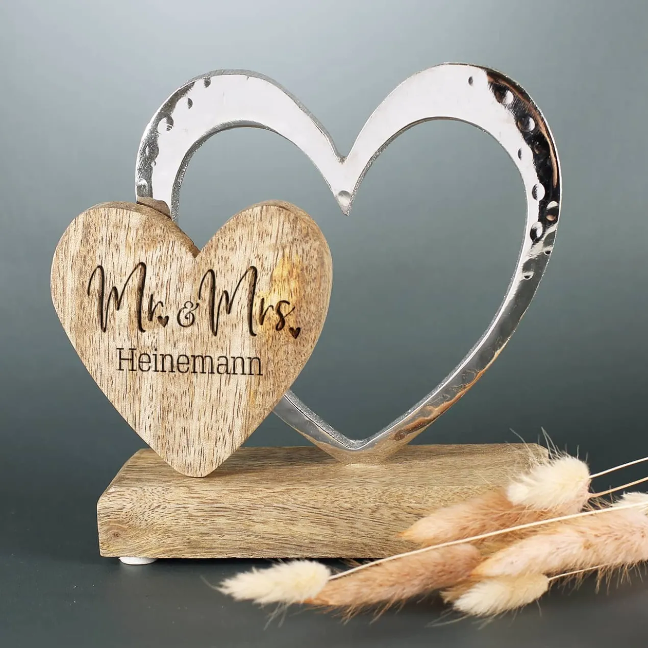 Mr & Mrs Herzskulptur mit Namensgravur zur Hochzeit