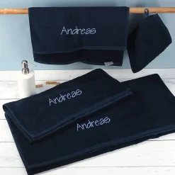 Nachtblaues Handtuchset mit Name gestickt, 4-teilig