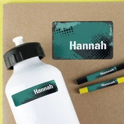 Namensaufkleber mit abstraktem Hintergrund