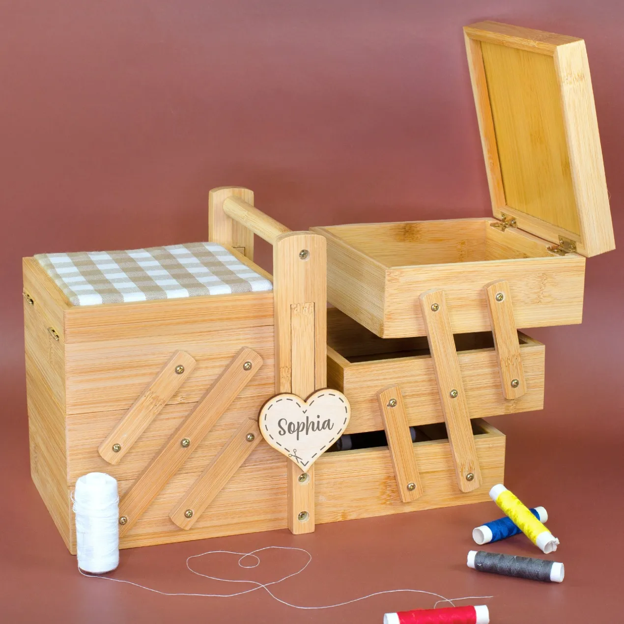 Nähkästchen aus Holz personalisiert mit Name | Bambus Nähkasten mit 5 Fächern & Nadelkissen