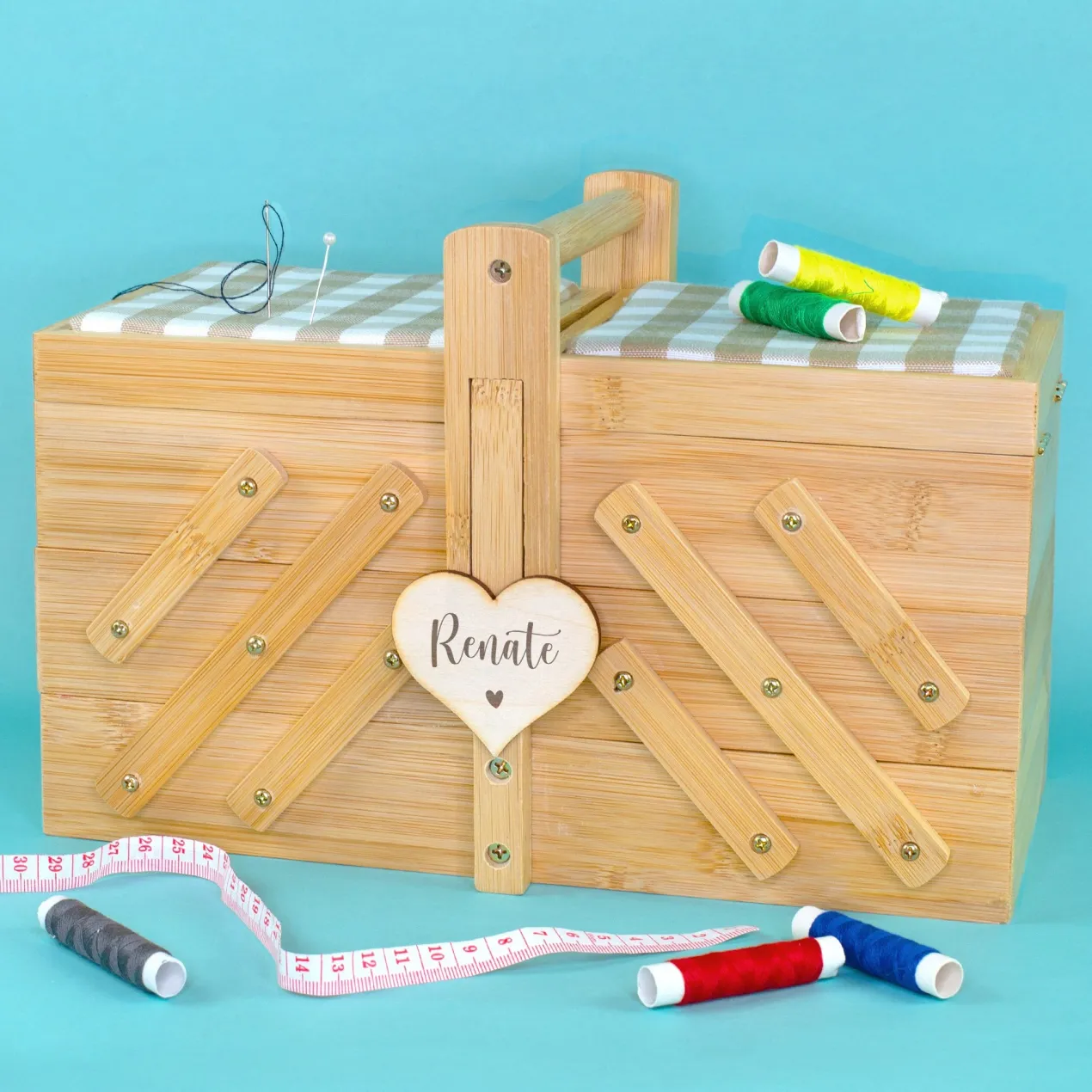 Nähkästchen personalisierbar mit Name | Nähkasten aus Holz mit 5 Fächern & Nadelkissen