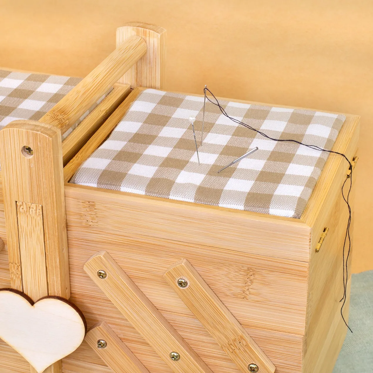 Nähkästchen personalisierbar mit Name | Nähkasten aus Holz mit 5 Fächern & Nadelkissen