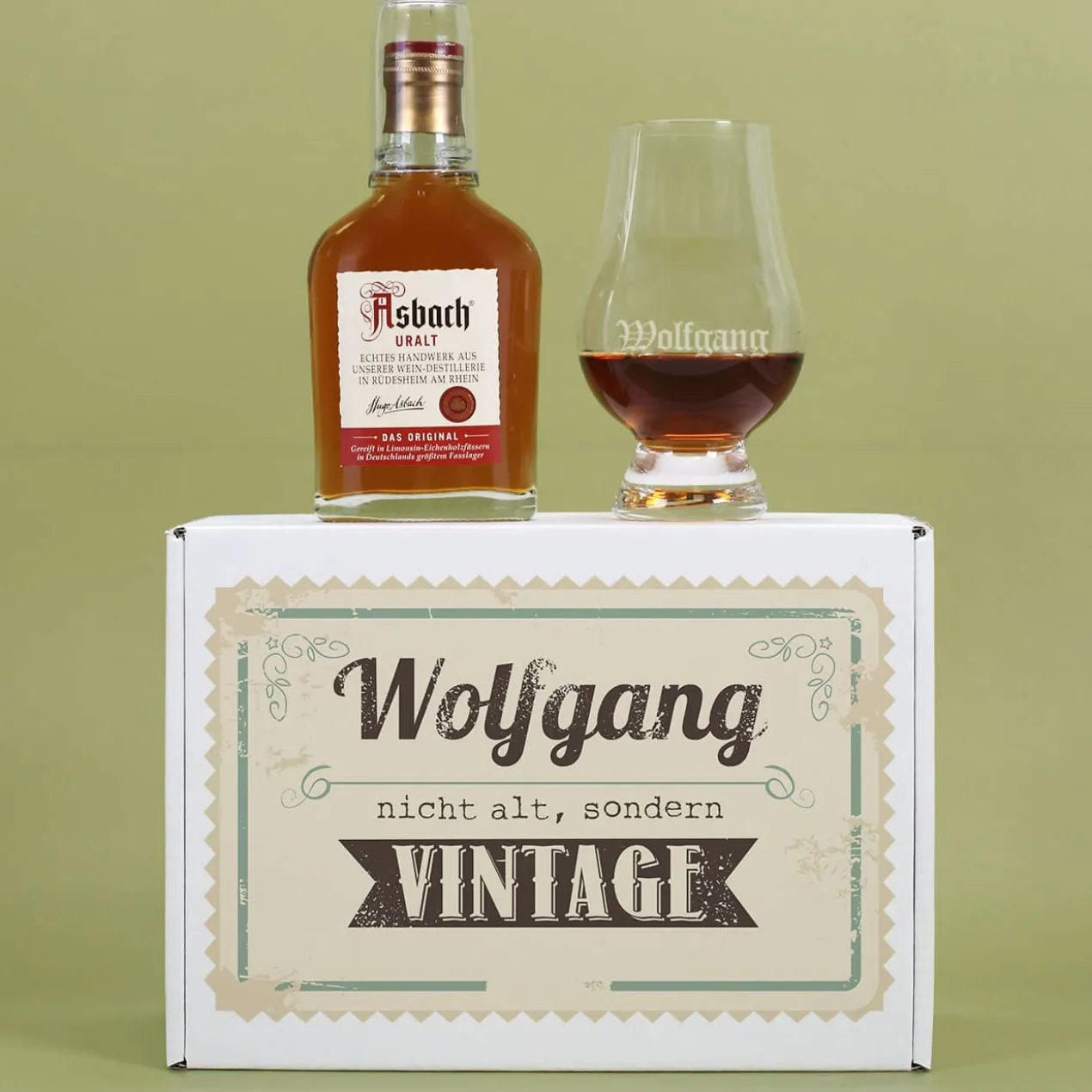 Nicht alt, sondern Vintage - Asbach Uralt Geschenkset mit graviertem Glas