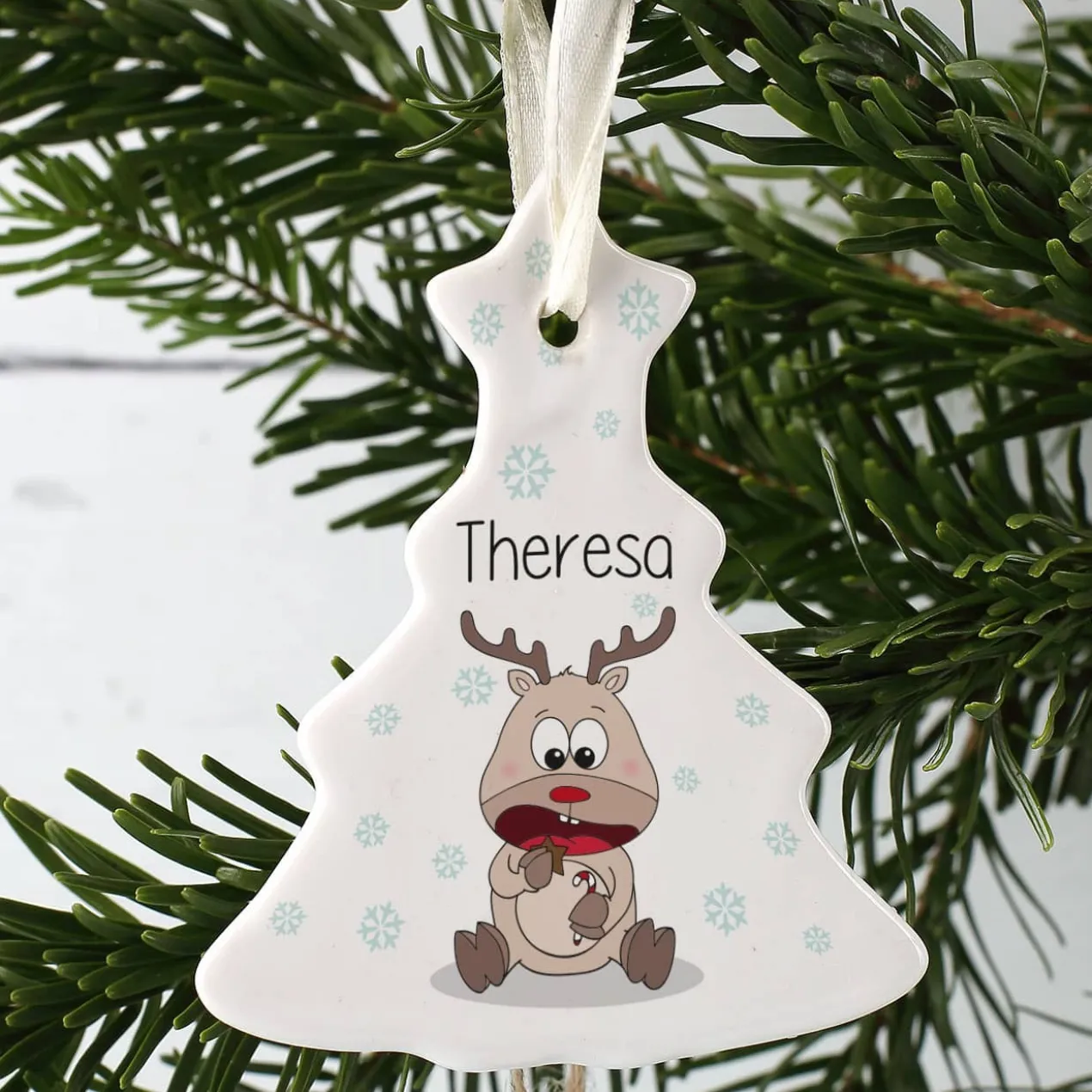 Niedlicher Christbaumanhänger mit süßem Rentier