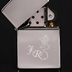 Original Zippo Feuerzeug mit Monogramm und Sternzeichen