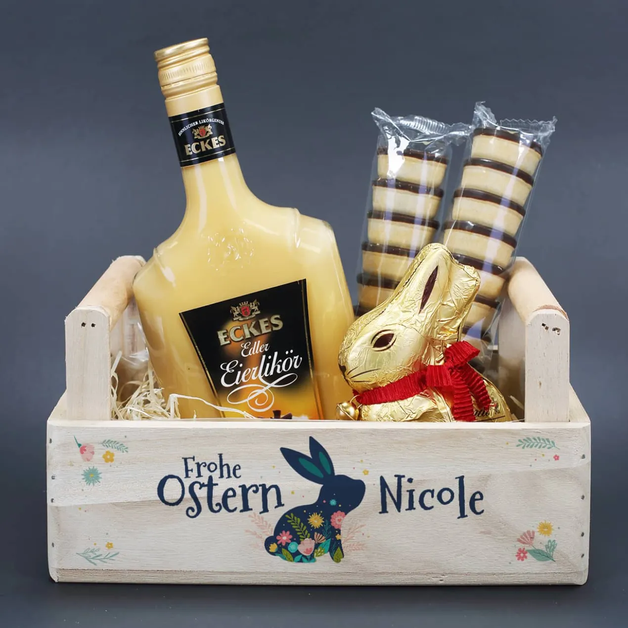 Oster-Geschenkset im Holzkorb mit Eckes Eierlikör, Lindt Goldhase und Waffelbechern