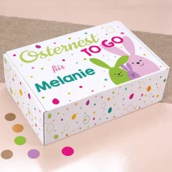Osternest to go bunte Geschenkbox mit Holzwolle und Name
