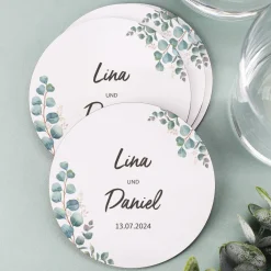 30 Pappuntersetzer zur Hochzeit mit Eukalyptus-Motiv, Namen und Datum