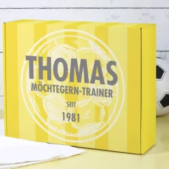 Persönliche Geschenkverpackung für Dortmund Fans in gelb und mit Fußball bedruckt