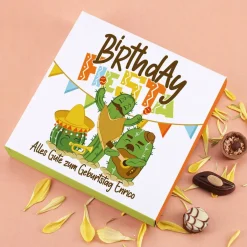 Persönliche Lindt Pralinen zum Geburtstag mit Birthday-Fiesta-Kakteen und Wunschtext