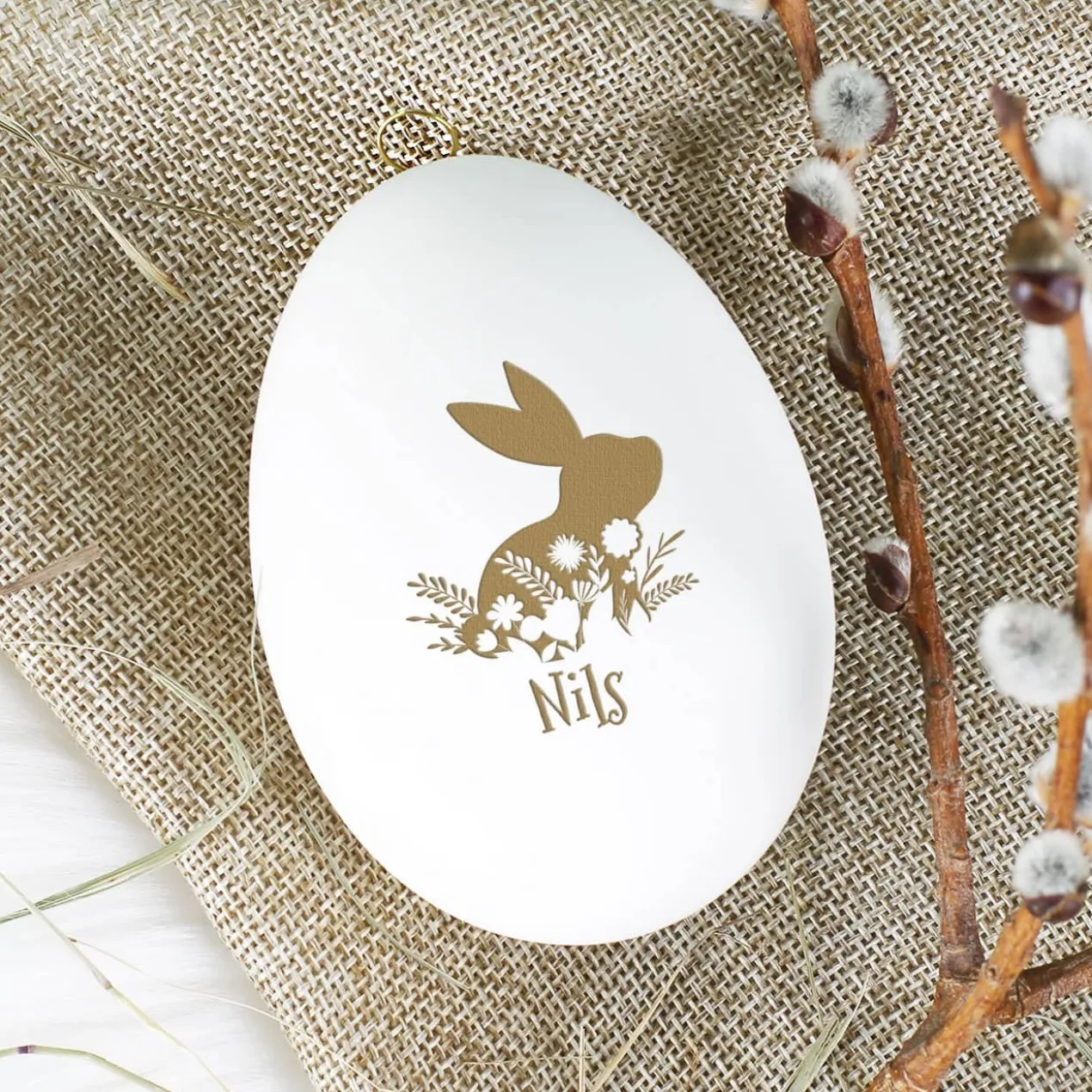 Persönlicher Osterschmuck - Schwanenei mit Osterhase und Name graviert