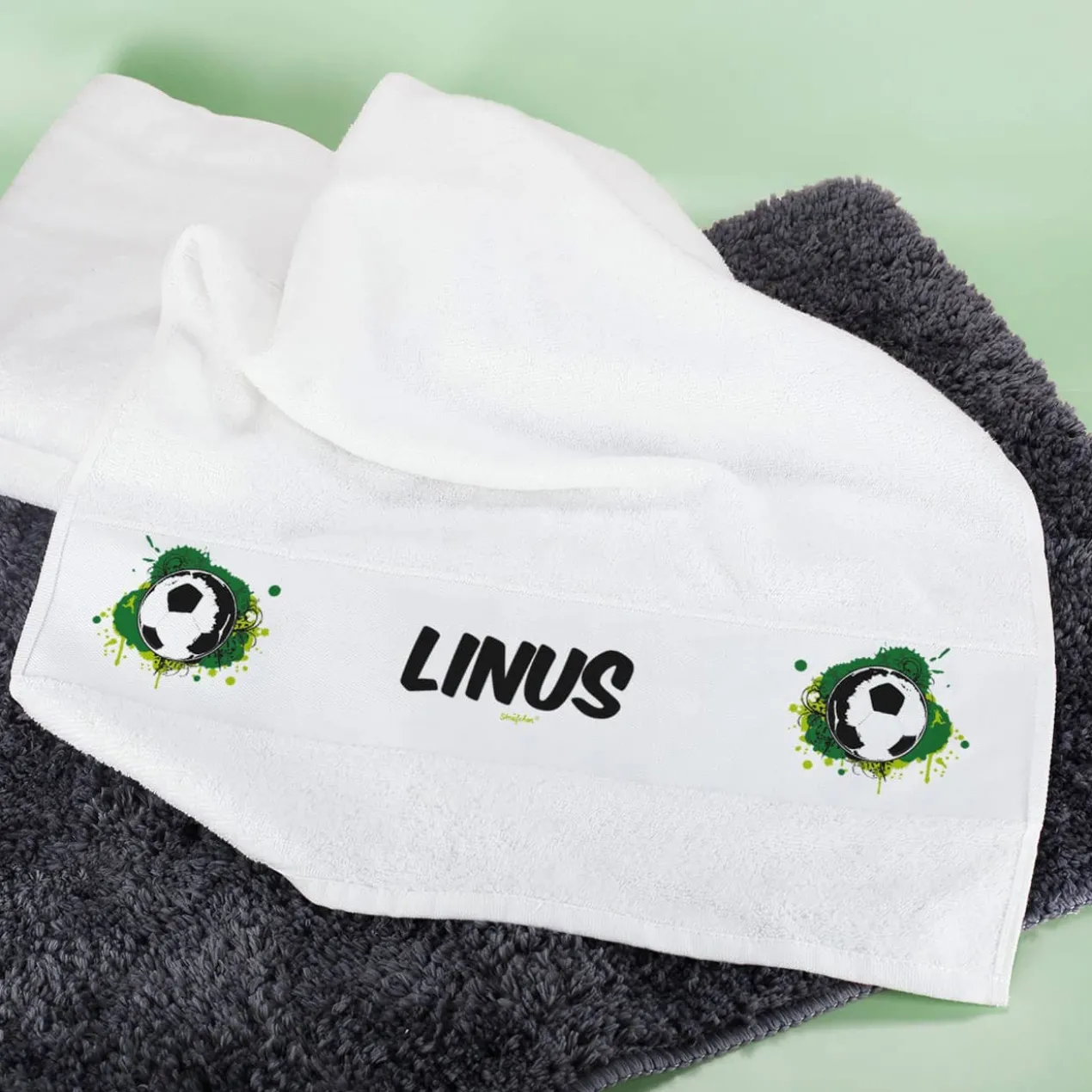 Persönliches Handtuch mit Fußballmotiv und Name