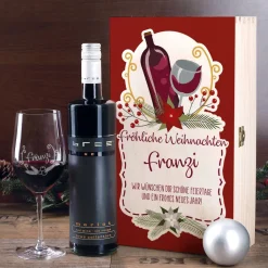 Persönliches Weihnachtsgeschenk für Weinliebhaber mit Weihnachtskranz, Name und Wunschtext