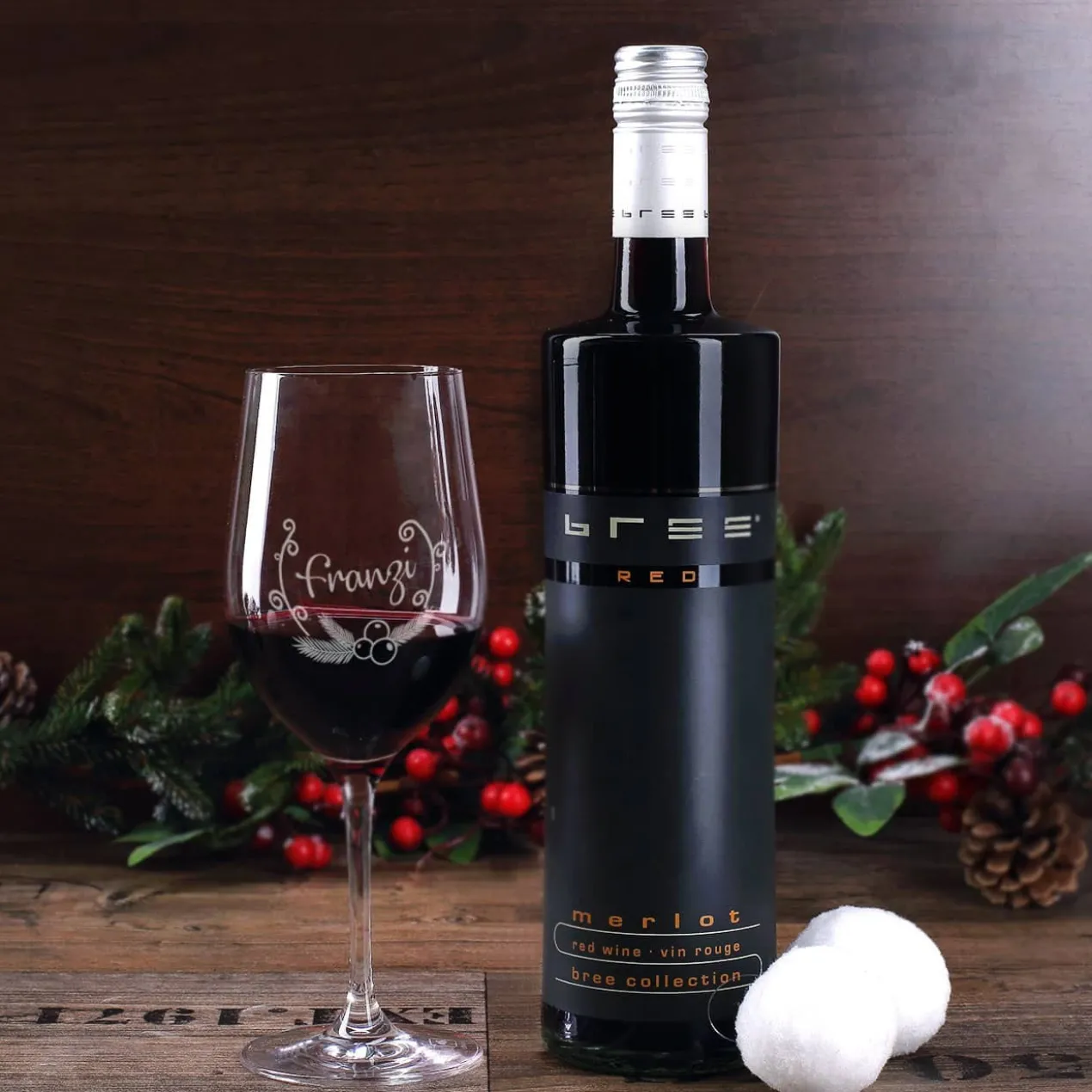 Persönliches Weihnachtsgeschenk für Weinliebhaber mit Weihnachtskranz, Name und Wunschtext