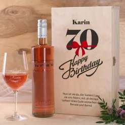 Persönliches Wein-Set zum 70. Geburtstag mit graviertem Glas und Flasche