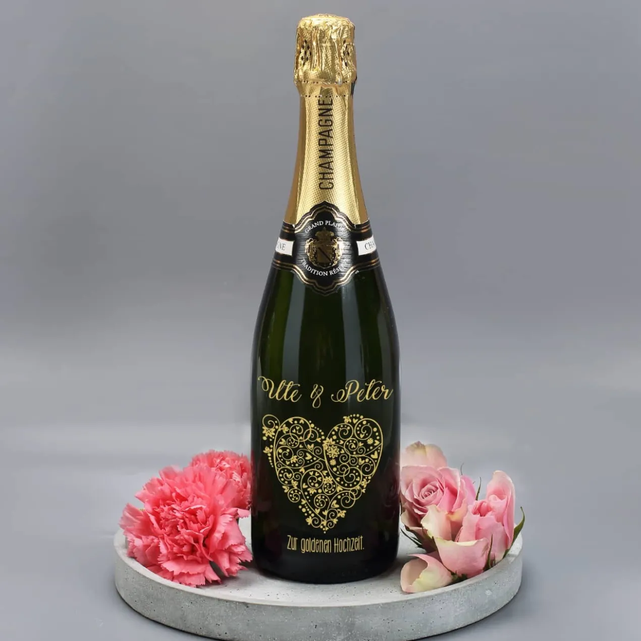 Persönlich gravierte Champagnerflasche mit Herz