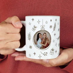 Personalisierbare Keramiktasse mit Foto im Weihnachtskugel Motiv | Geschenk zu Weihnachten