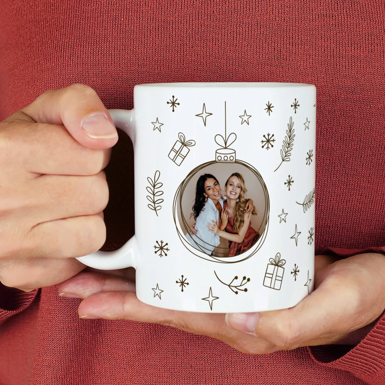 Personalisierbare Keramiktasse mit Foto im Weihnachtskugel Motiv | Geschenk zu Weihnachten