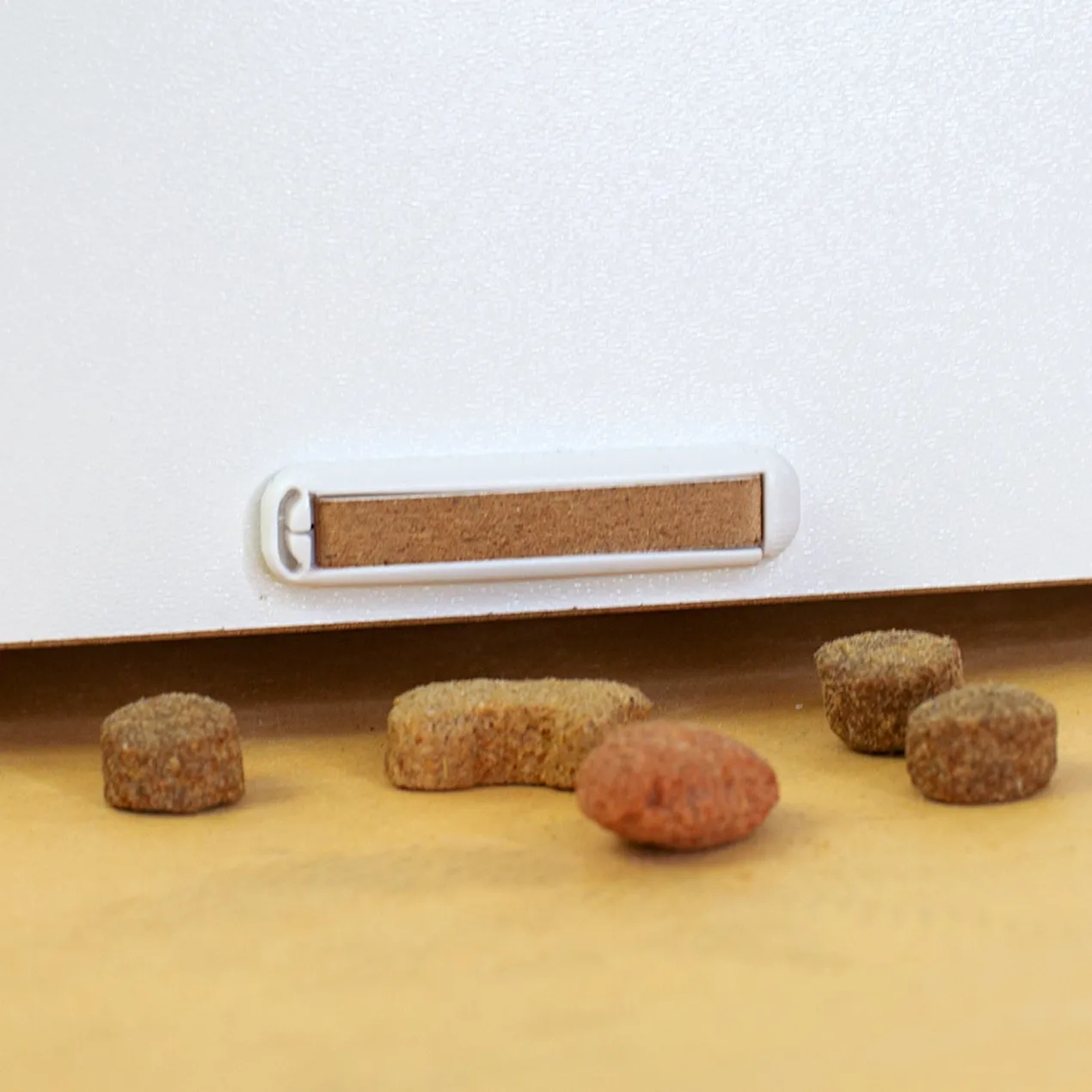 Personalisierbares clipfritz Katzenhaus mit Futterstation | Holz Haus mit Name für Katzen