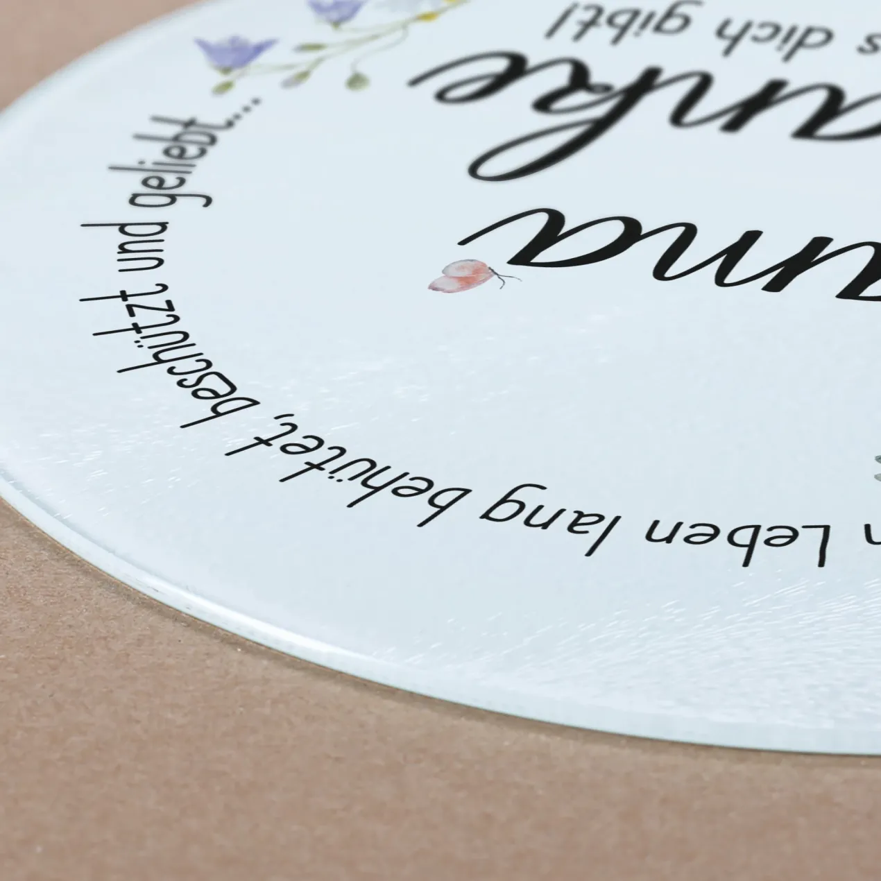 Personalisierbares Glasbrettchen „Mama, Danke!“ mit Wiesenblumen & Spruchkreis