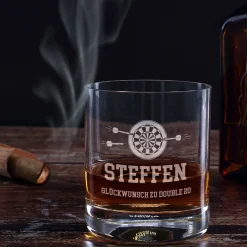 Personalisierbares Whisky Glas mit Dart Gravur | Whiskeyglas mit Name für Dartspieler