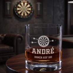 Personalisierbares Whisky Glas mit Dart Gravur | Whiskeyglas mit Name für Dartspieler