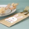 Personalisierte Bestecktasche zu Ostern mit Hasen-Motiv und Wunschtext inkl. Serviette | Tischdeko