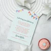 Personalisierte Einladungskarte zum Kindergeburtstag mit Foto und buntem Party-Motiv