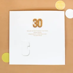 Personalisierte Einladungskarte zum 30. Geburtstag mit Foto & goldener Zahl | Klappkarte mit Umschlag